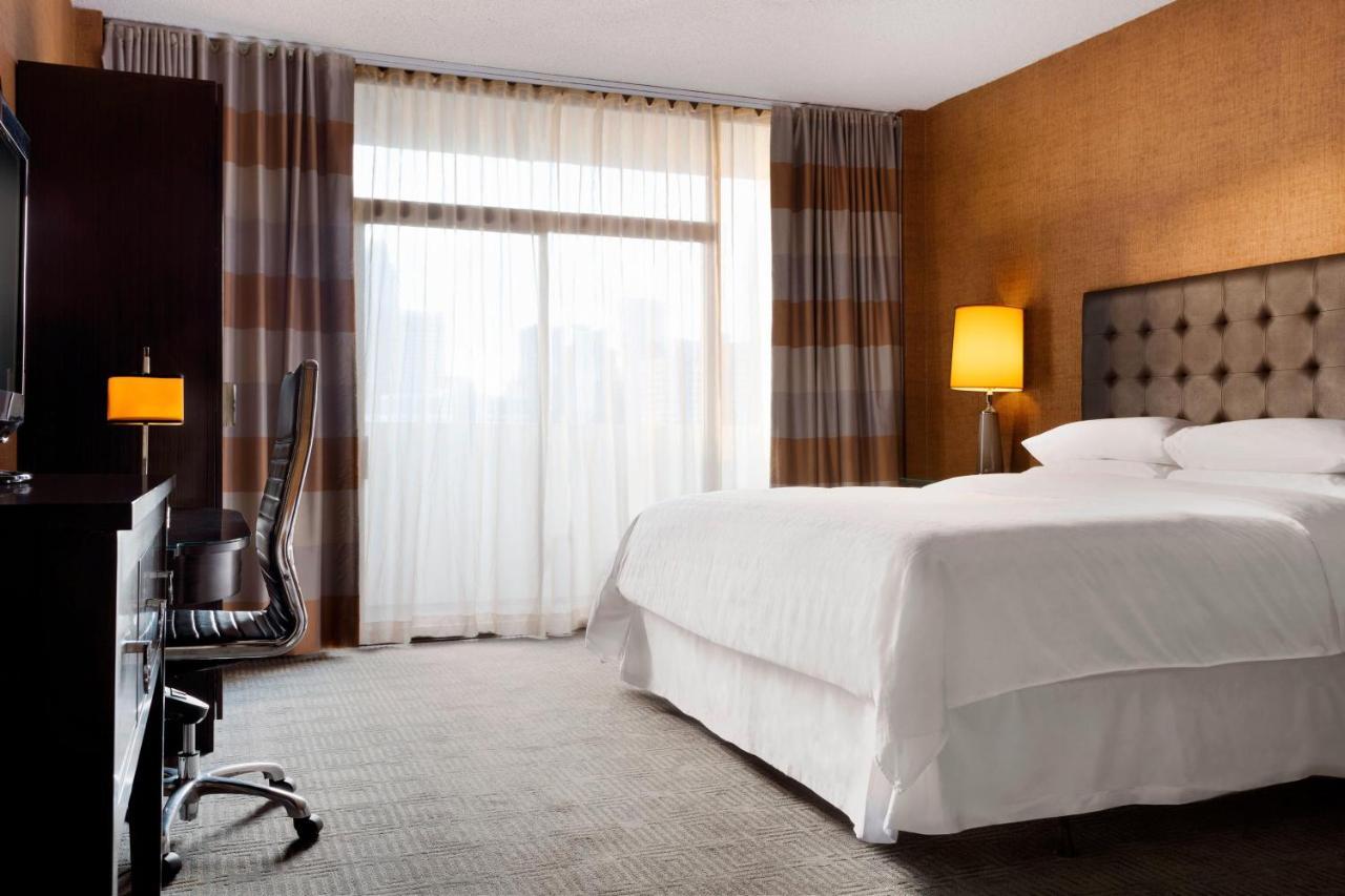 Sheraton Charlotte Hotel Exterior foto