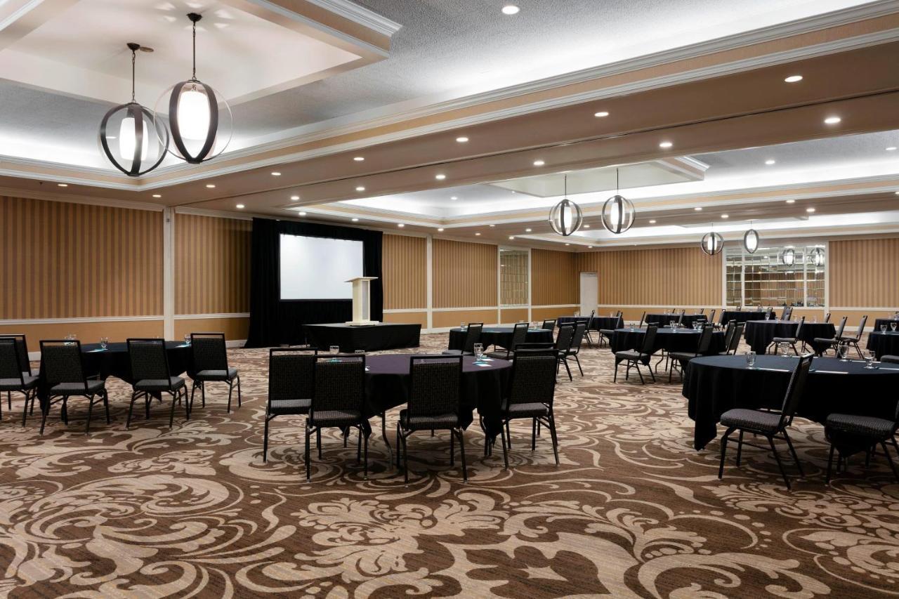 Sheraton Charlotte Hotel Exterior foto
