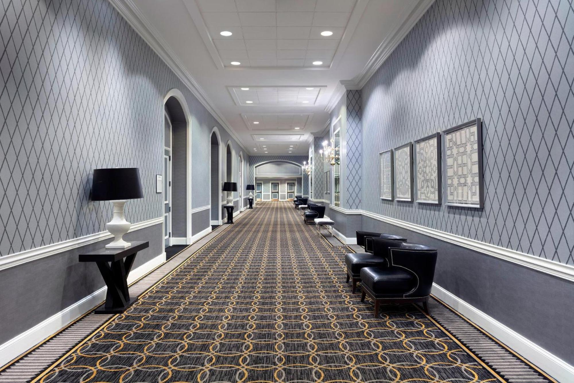 Sheraton Charlotte Hotel Exterior foto